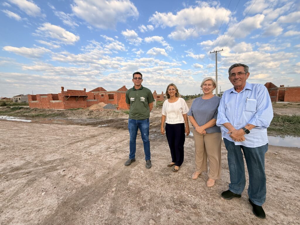 Visita técnica acompanha andamento de obras habitacionais e empreendimentos em Porto Murtinho