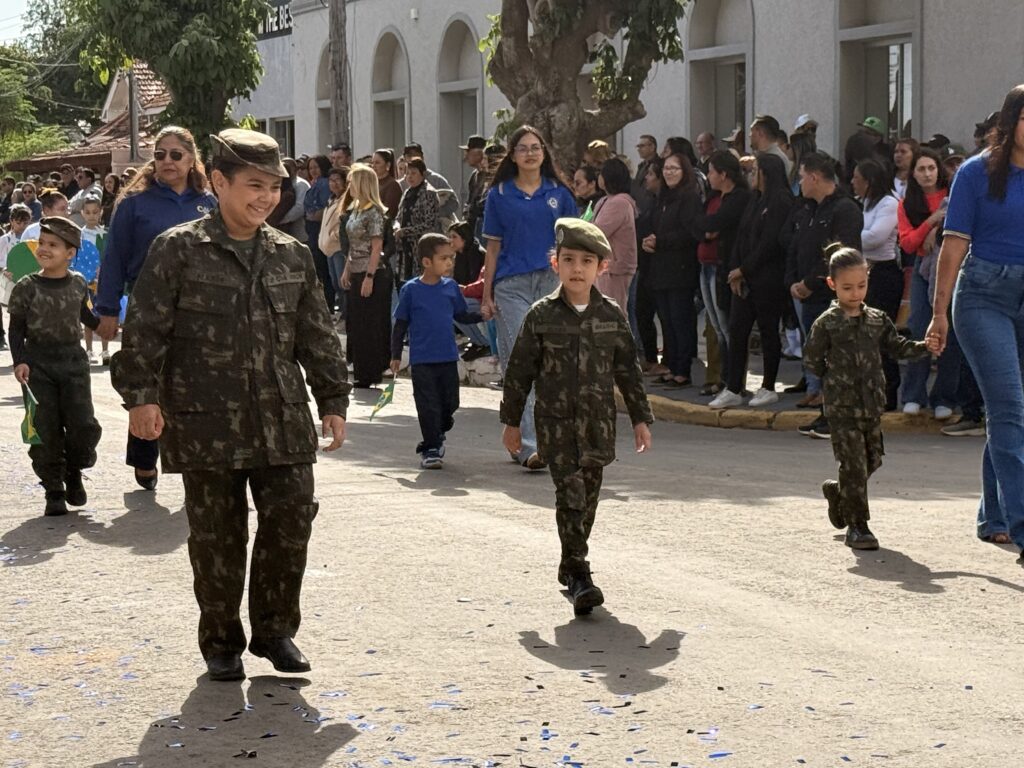 Desfile cívico de 7 de Setembro reúne população e celebra a Independência do Brasil em Porto Murtinho Desfile cívico de 7 de Setembro reúne população e celebra a Independência do Brasil em Porto Murtinho