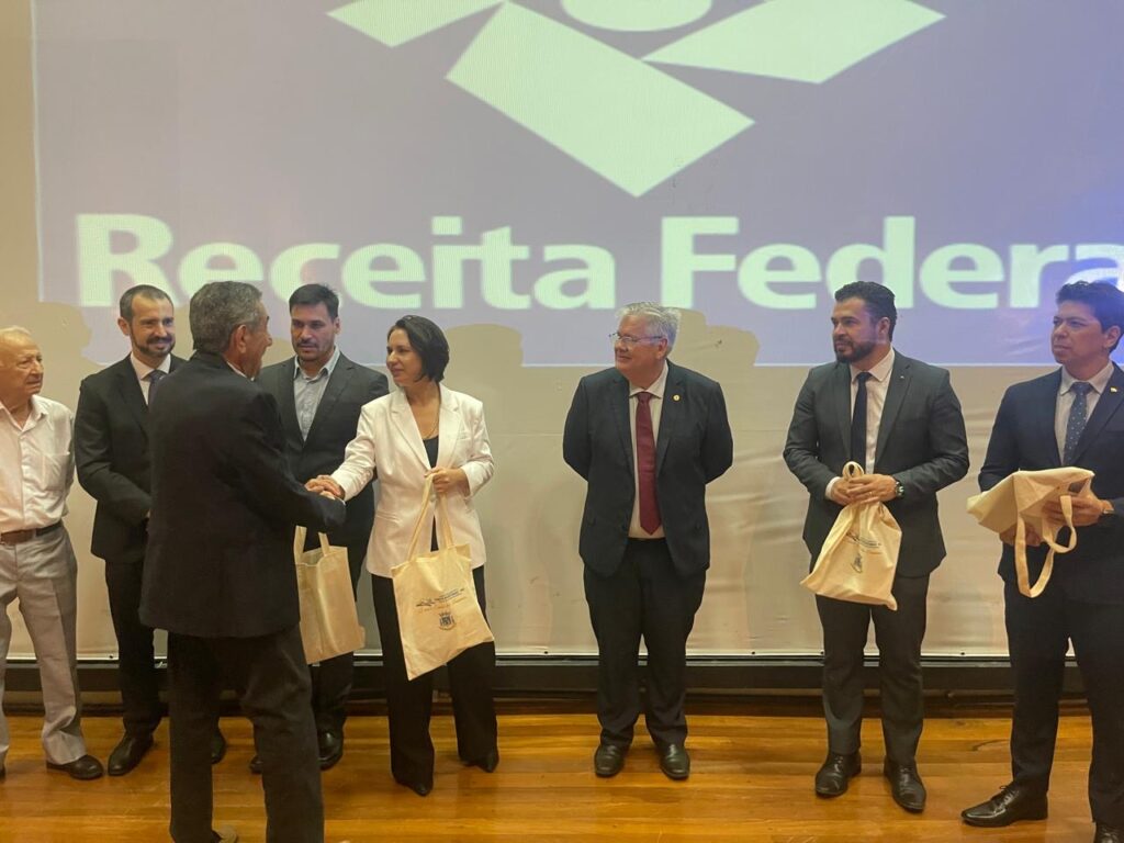 Prefeito Nelson Cintra participa de posse da nova delegada da Receita Federal em Ponta Porã