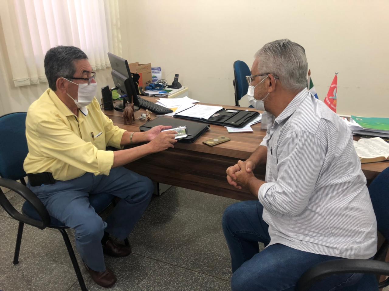 Prefeito Sr. Nelson Cintra Ribeiro, se reúne nesta segunda-feira para tratar sobre ações do plano diretor de Porto Murtinho Prefeito Sr. Nelson Cintra Ribeiro, se reúne nesta segunda-feira para tratar sobre ações do plano diretor de Porto Murtinho