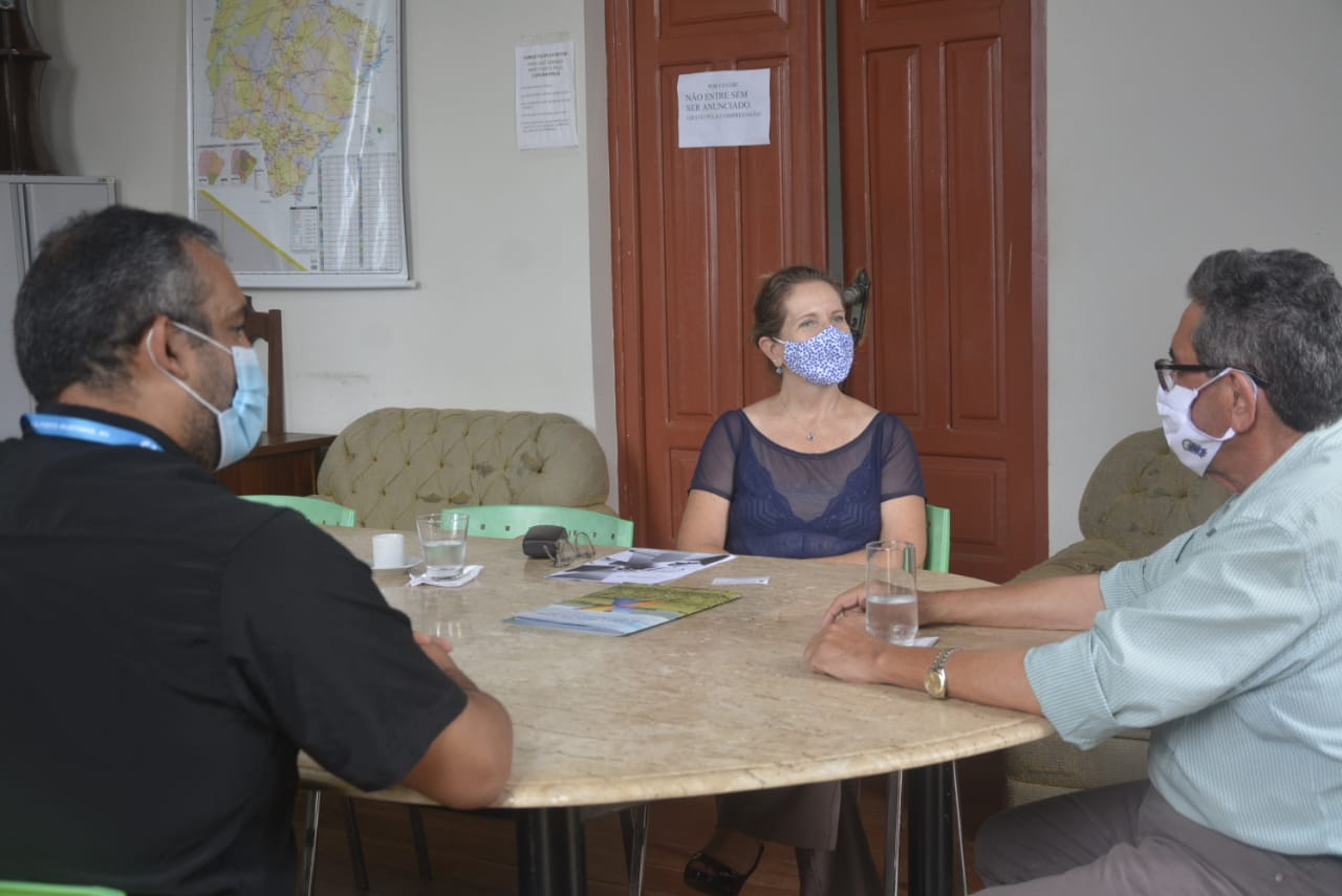 Prefeito Sr. Nelson Cintra recebe representantes da Caixa nesta quinta-feira (04/03) Prefeito Sr. Nelson Cintra recebe representantes da Caixa nesta quinta-feira (04/03)