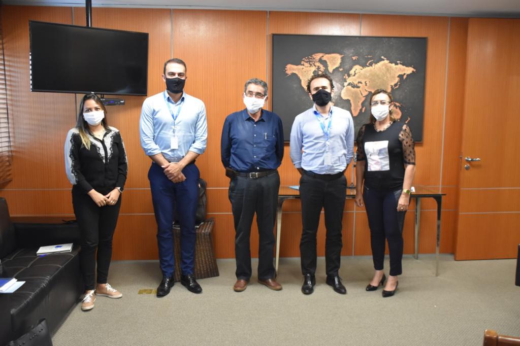 Prefeito em exercÃcio Sr. Nelson Cintra e sua equipe participam de reunião na FIEMS com Robson Del Casale - Chefe de Gabinete da Presidência e Silvio Maraes - Superintende da IE Prefeito em exercÃcio Sr. Nelson Cintra e sua equipe participam de reunião na FIEMS com Robson Del Casale - Chefe de Gabinete da Presidência e Silvio Maraes - Superintende da IE