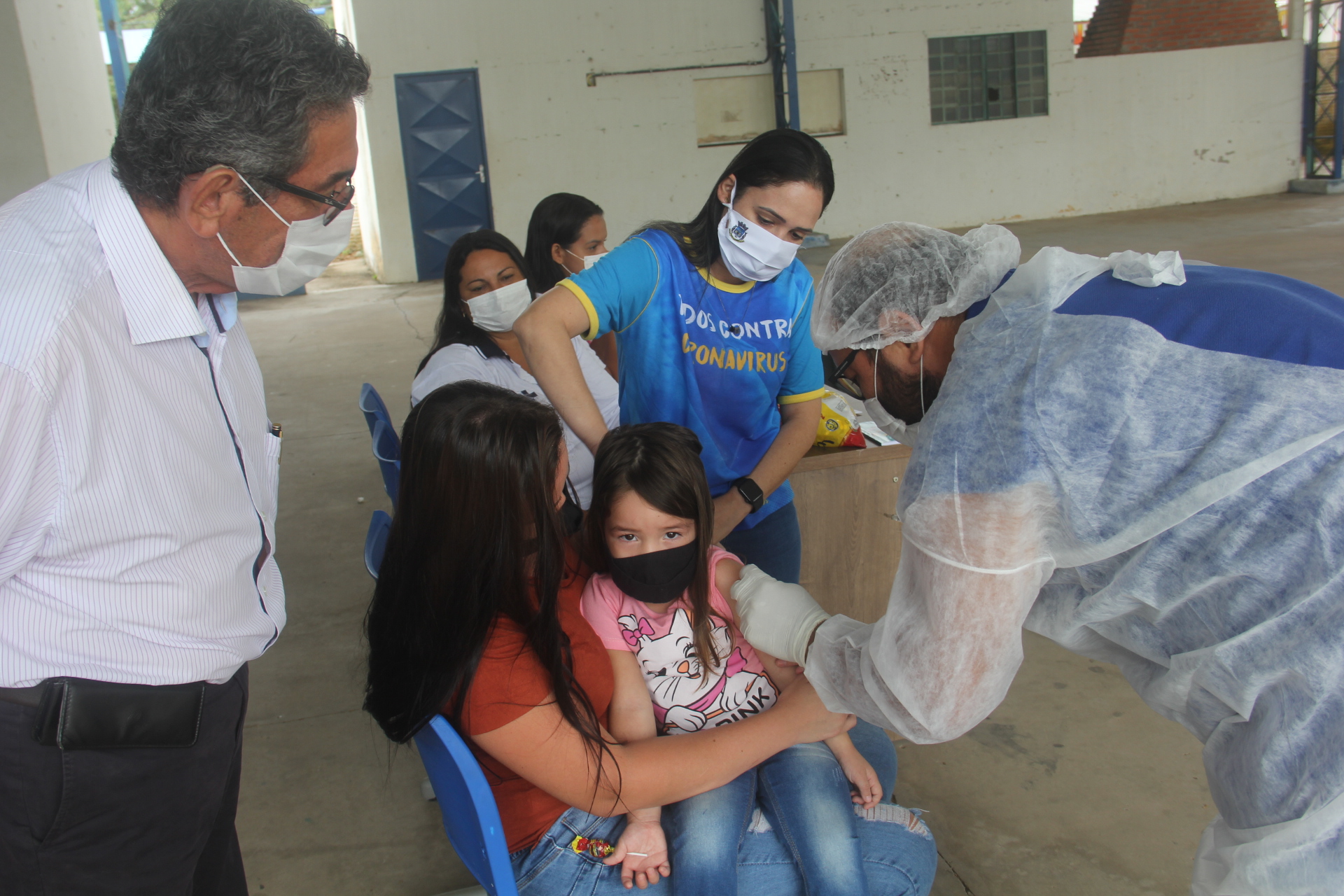 Prefeito sr. Nelson Cintra acompanha de perto o inicio da campanha de vacinaÃ§Ã£o contra a Influenza nesta segunda