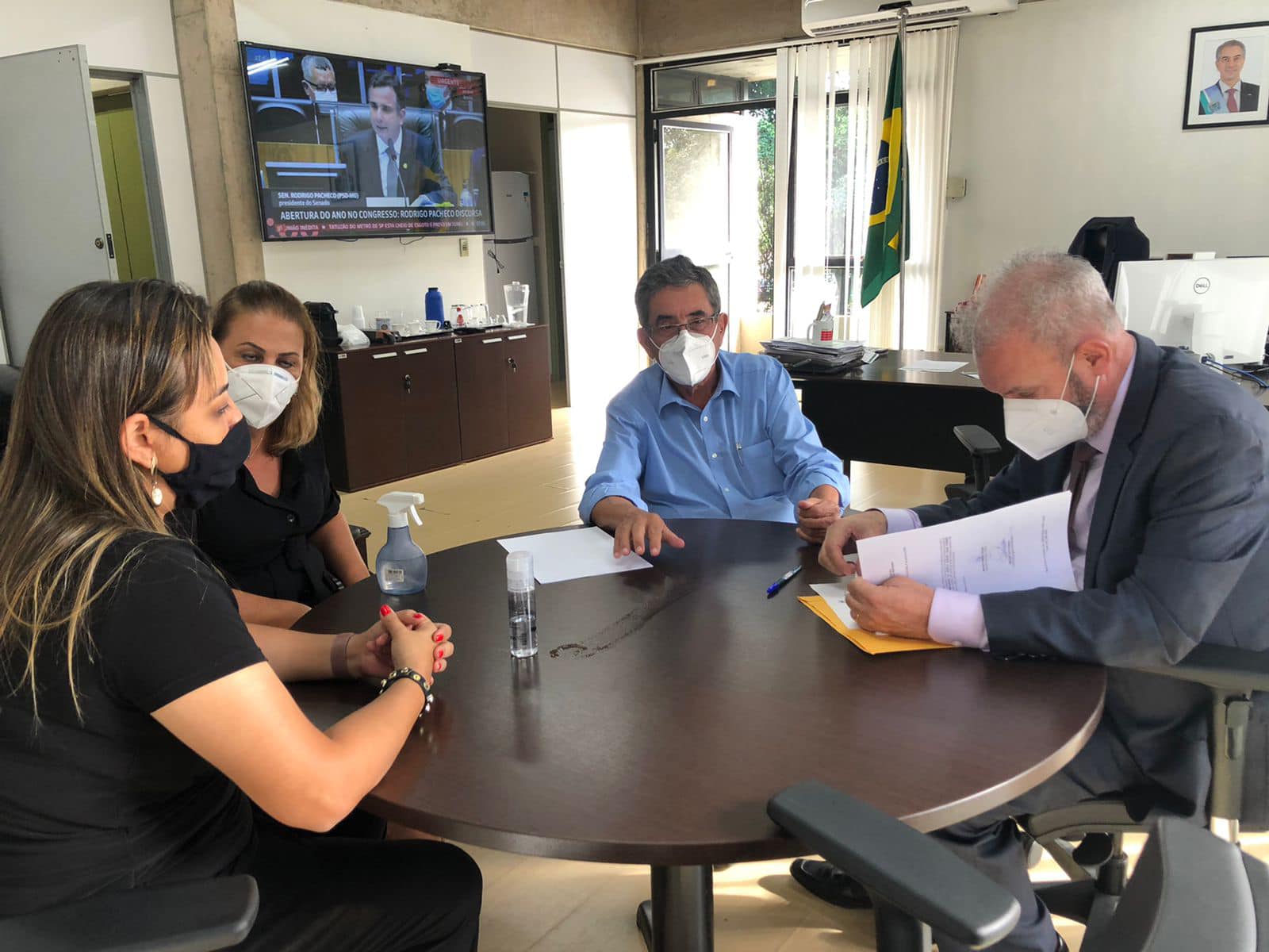 Prefeito de Porto Murtinho, Nelson Cintra, entrega solicitaÃ§Ã£o para ampliaÃ§Ã£o do Hospital Municipal Oscar Ramires