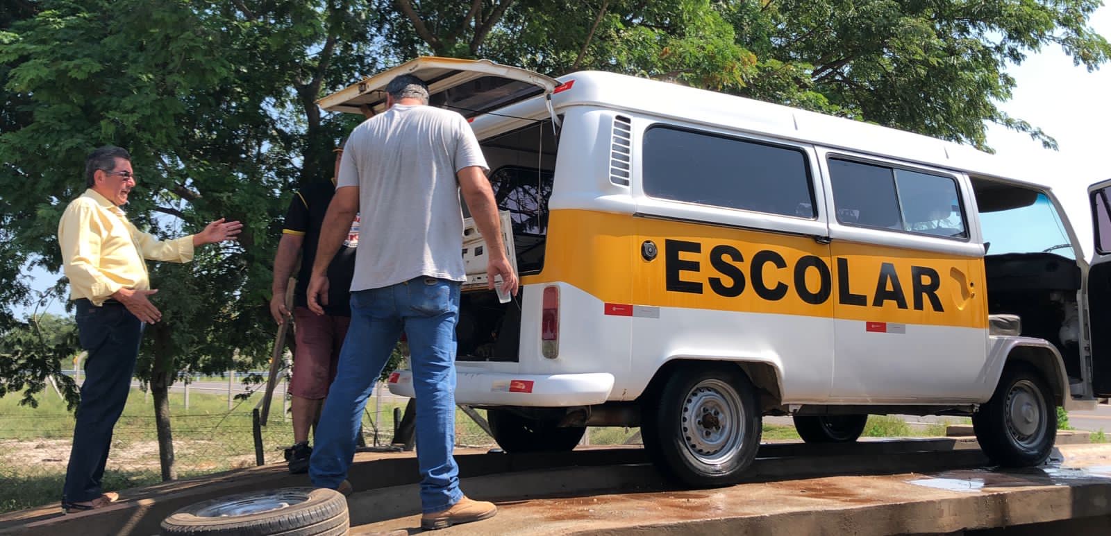 Prefeito de Porto Murtinho inspeciona veÃ­culos escolares para inÃ­cio do ano letivo