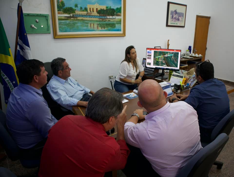 Prefeito de Porto Murtinho recebe visita de investidores do ramo de transportes intermodais