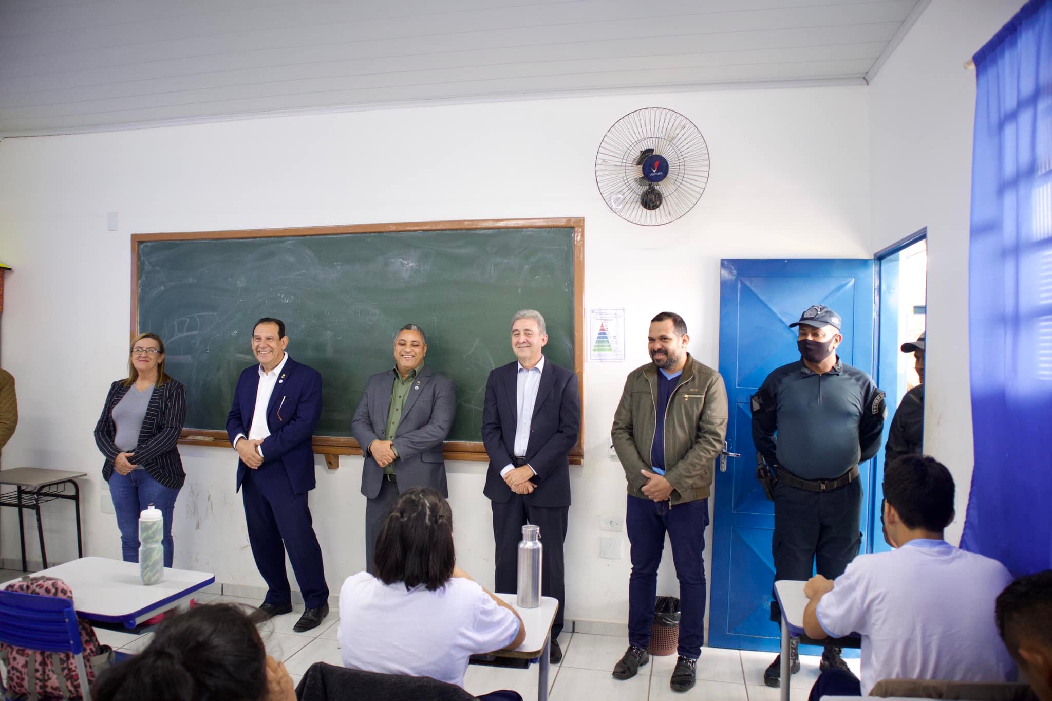 Diretoria de PolÃ­ticas para Escolas CÃ­vico-Militares visita EMCIM ClÃ¡udio de Oliveira