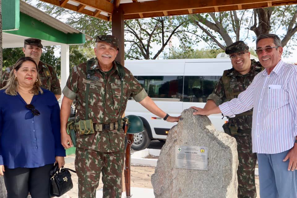 Comandante Militar do Oeste visita Porto Murtinho