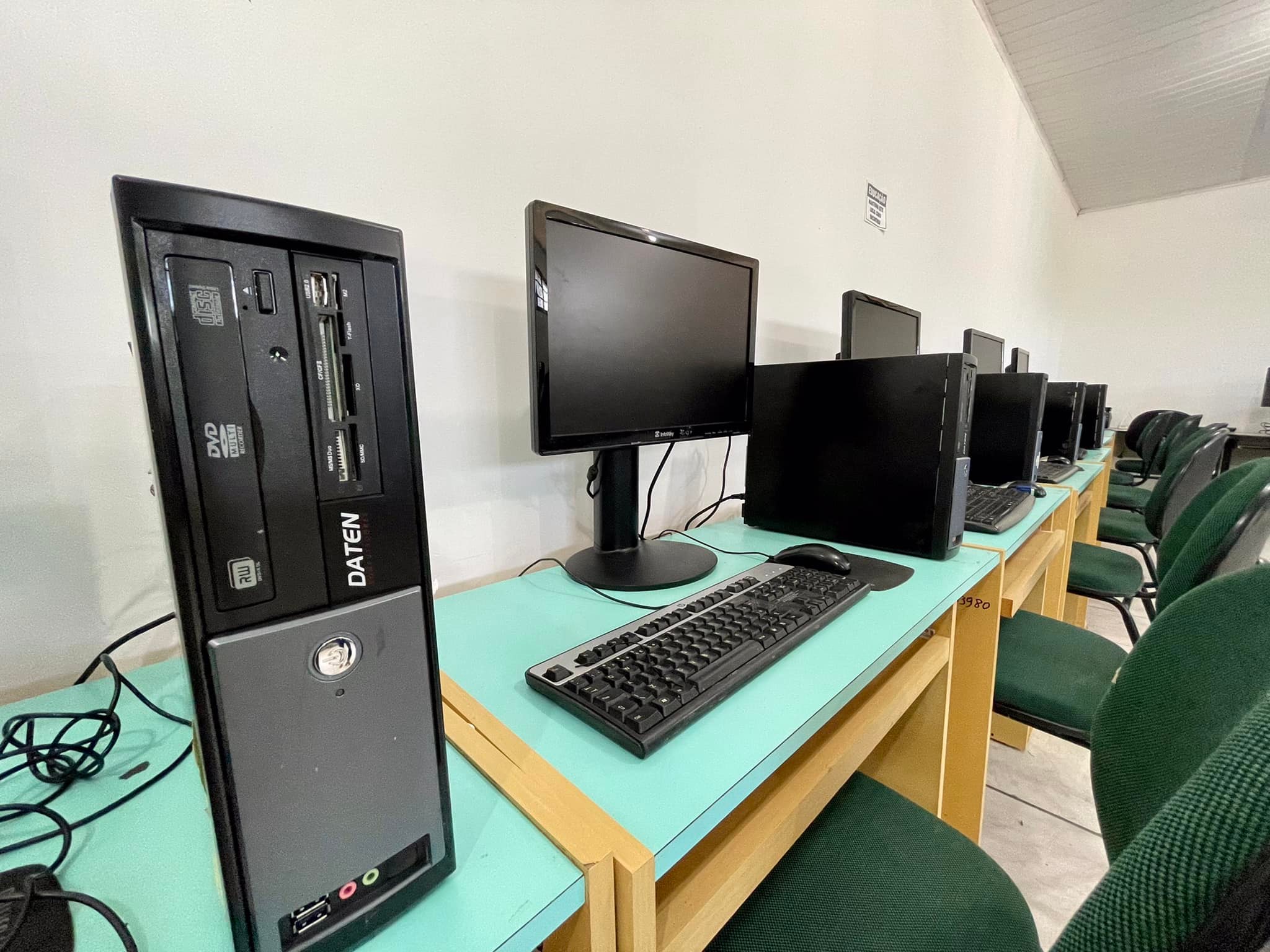 Prefeitura reestrutura laboratÃ³rio de informÃ¡tica do Polo AcadÃªmico