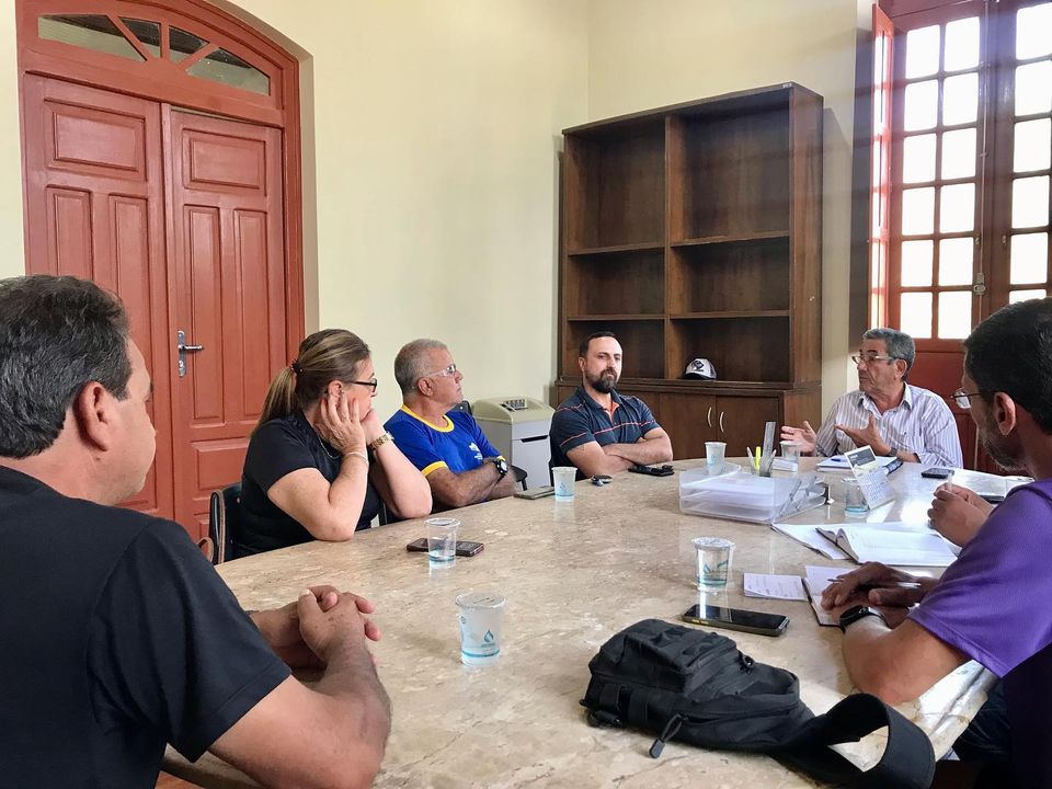 Prefeito de Porto Murtinho, Nelson Cintra, se reÃºne junto a GerÃªncia de Esportes, para discutir novas estratÃ©gias para o fortalecimento e estÃ­mulo do esporte murtinhense