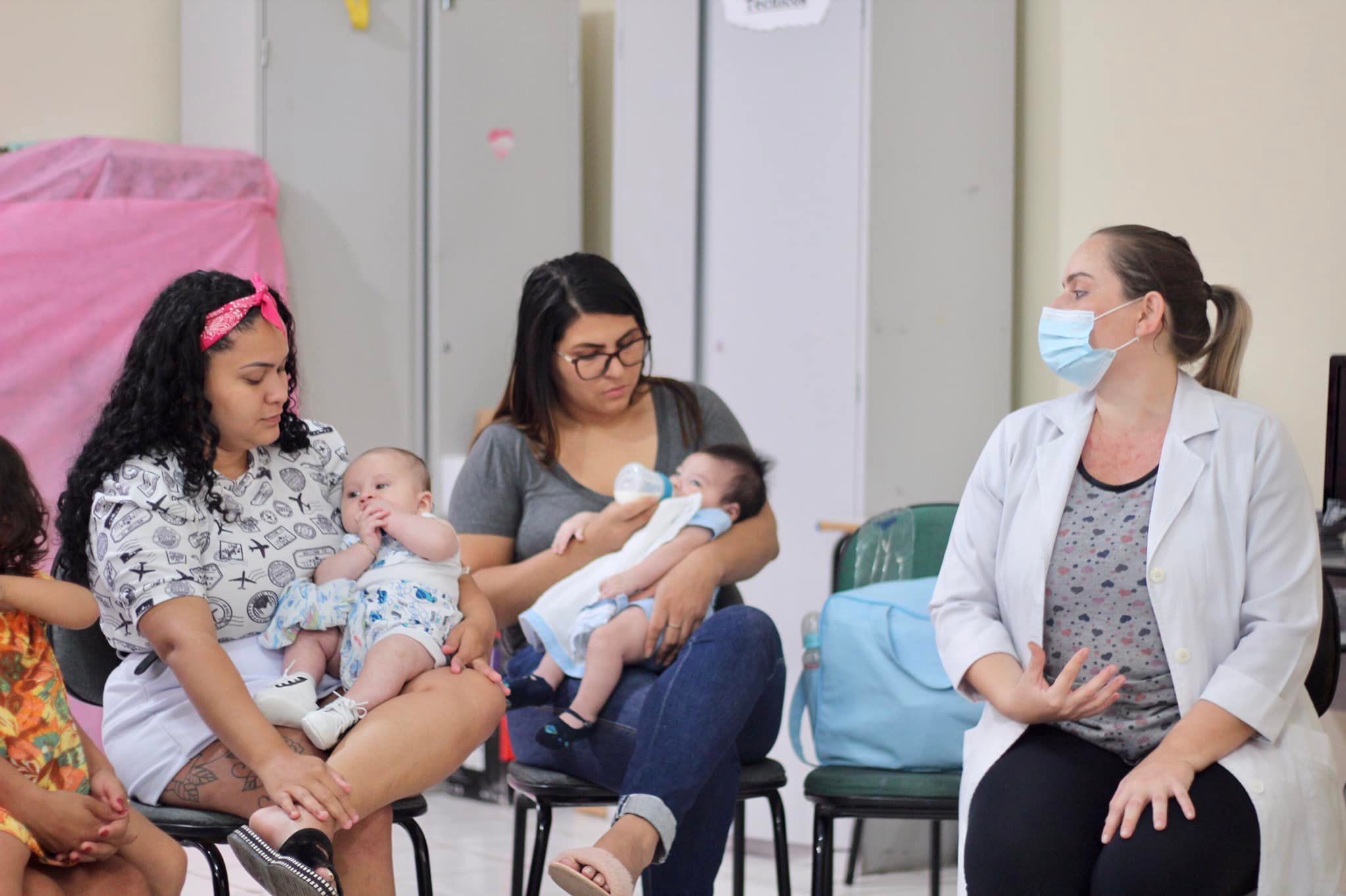 Programa "CrianÃ§a Feliz" promove Palestra sobre AmamentaÃ§Ã£o para Gestantes e MamÃ£es