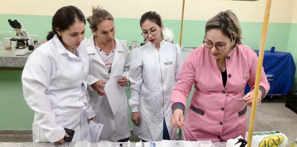 Alunos do Polo AcadÃªmico de Porto Murtinho recebem aula prÃ¡tica do curso de CiÃªncias BiolÃ³gicas