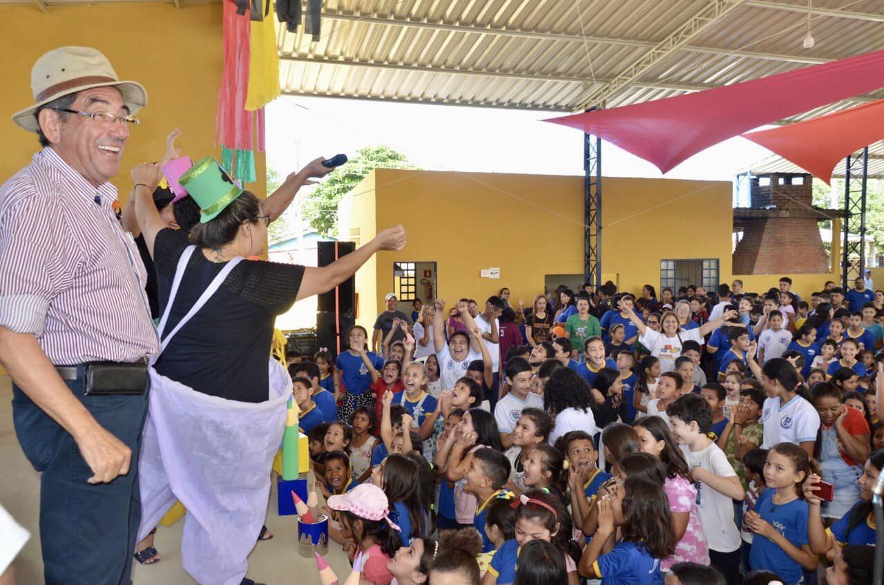 Festa em comemoraÃ§Ã£o ao Dia das CrianÃ§as reÃºne mais de trÃªs mil pessoas na PraÃ§a de Eventos nesta sexta-feira.