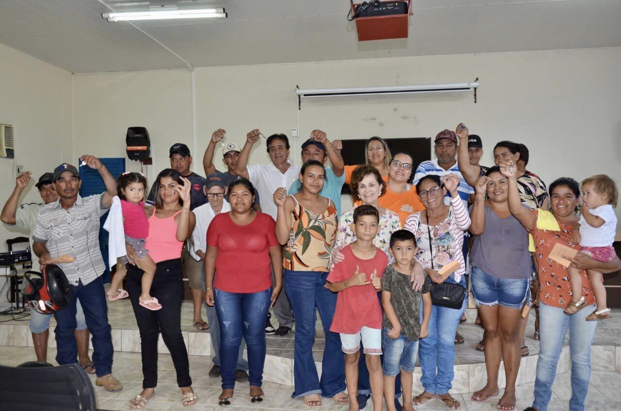 Prefeitura realiza entrega de novas casas para 18 famÃ­lias