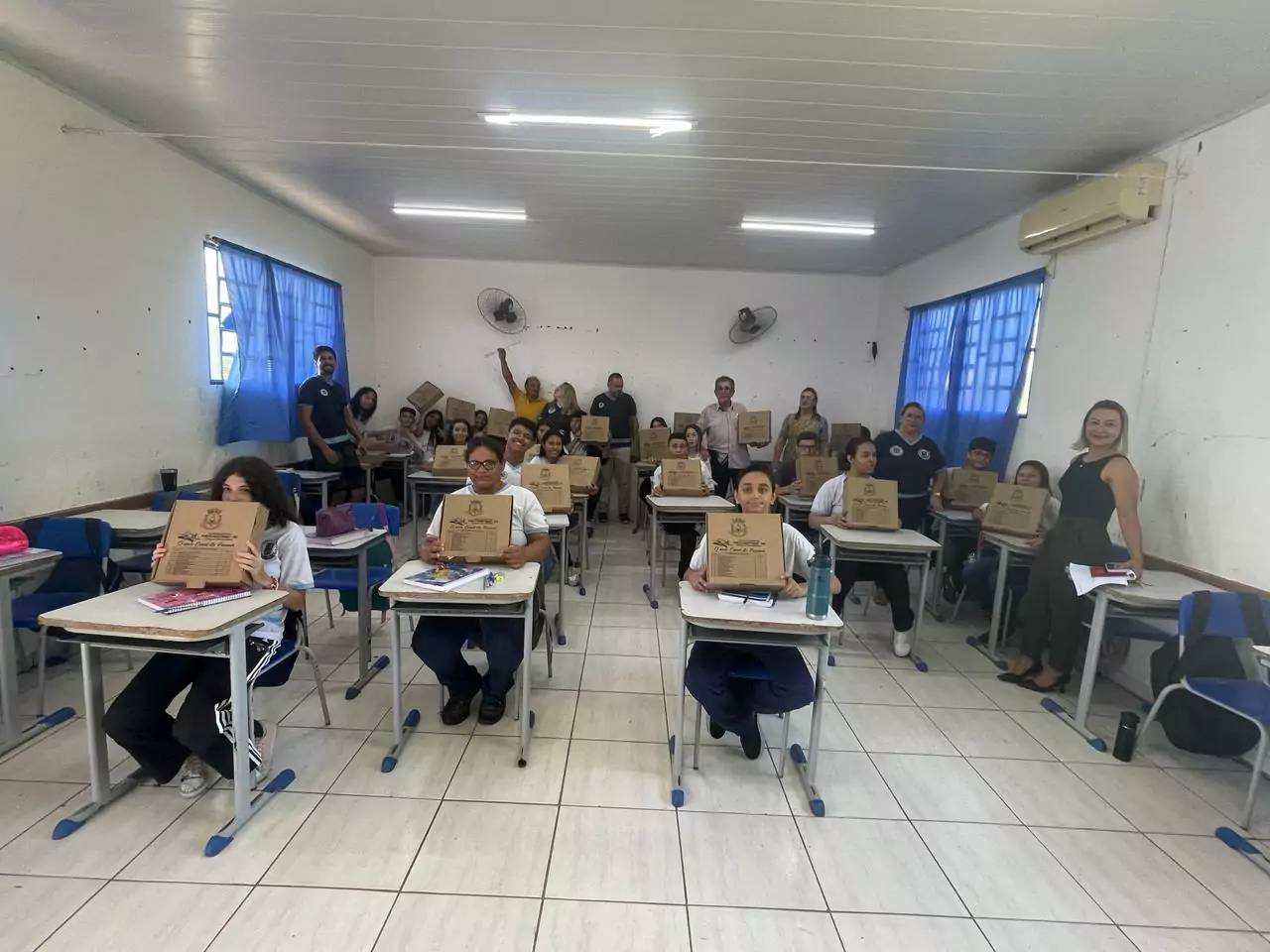 Volta as aulas: prefeito Nelson Cintra e secretária de Educação, Rita de Cássia, visitam escolas Volta as aulas: prefeito Nelson Cintra e secretária de Educação, Rita de Cássia, visitam escolas
